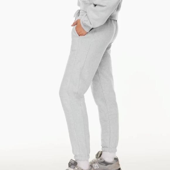 TNA Aritzia Extra Fleece Boyfriend Sweatpant | Small | Whisper White - Picture 10 of 11